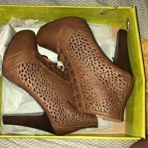 Size 8 brown Charlotte Russe booties